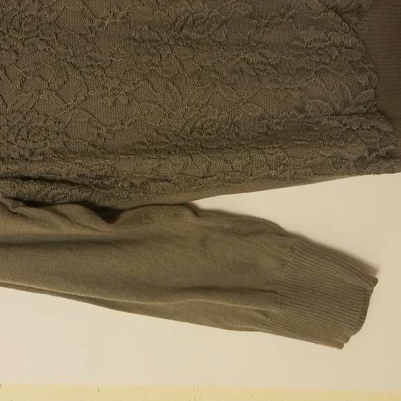 VanHeusen Studio Women's Cardigan Gray Floral Lace Overlay - Picture 5 of 6